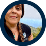 Kimmy Dobak performing acupuncture treatment in Palma